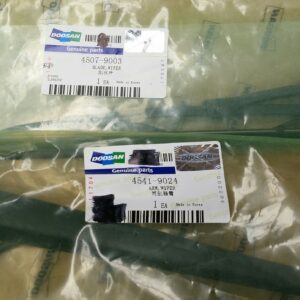 Doosan Wiper Parts - Arm & Blade 4541-9024