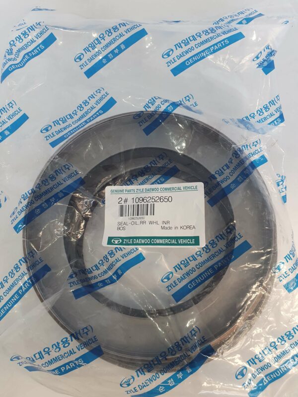Daewoo Bus Oil Seal-RR WHL INR
